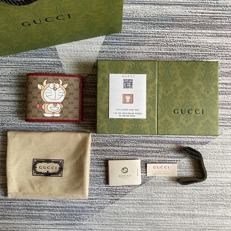 大人気コラボ商品 グッチ ドラえもん コピー 二つ折り財布 牛柄 6544982T3AG 9795